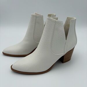 ✨ NEW White Croc-Embossed Ankle Boots | Block Heel | Size 8 ✨